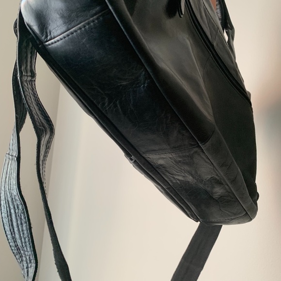 Soft Black Leather Messenger Bag - Picture 7 of 16